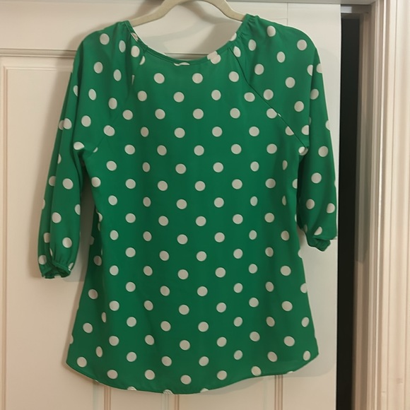 Kelly green polka dot top. - Picture 3 of 3